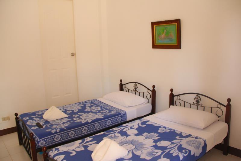 Dona Jovita Garden Resort Каламба Экстерьер фото